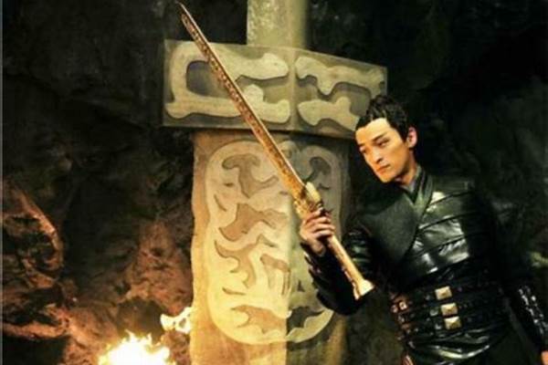 宇文拓的武器是什么